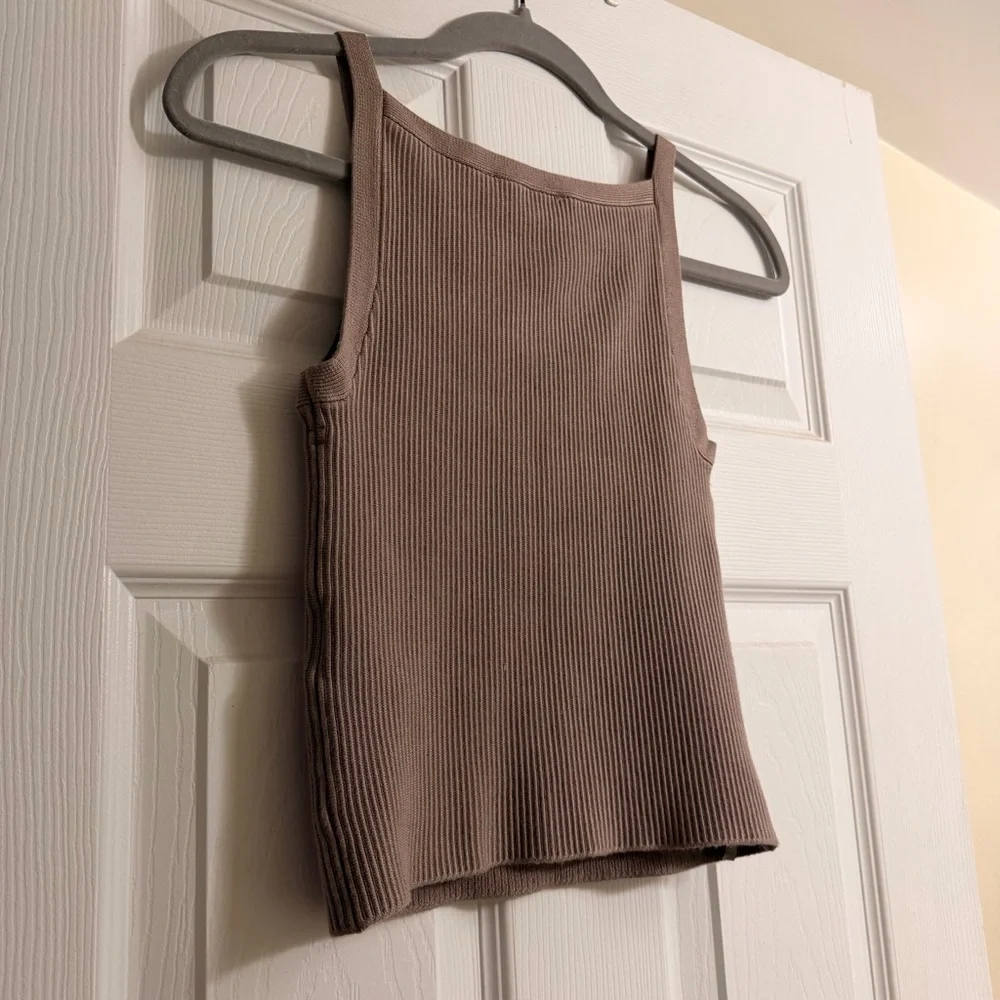 A&F Ottoman High-Neck Top Taupe - Picture 5 of 8